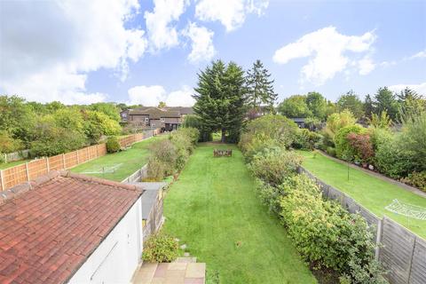 44 Oaks Avenue, Worcester Park, KT4 8XD