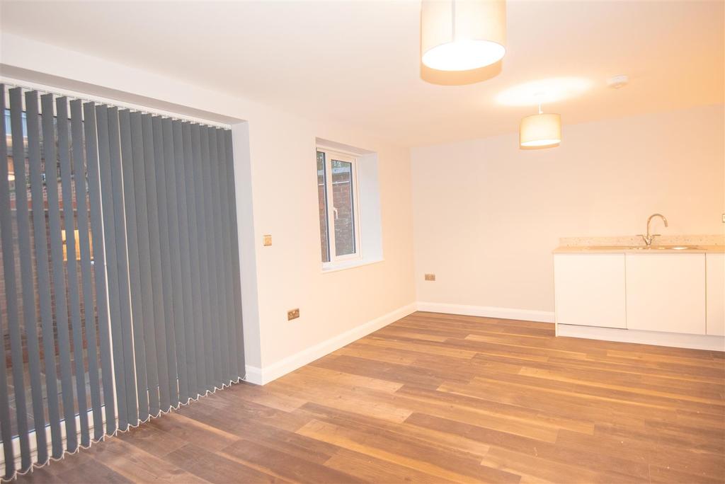 Braeside Gardens, York 1 bed flat £850 pcm (£196 pw)