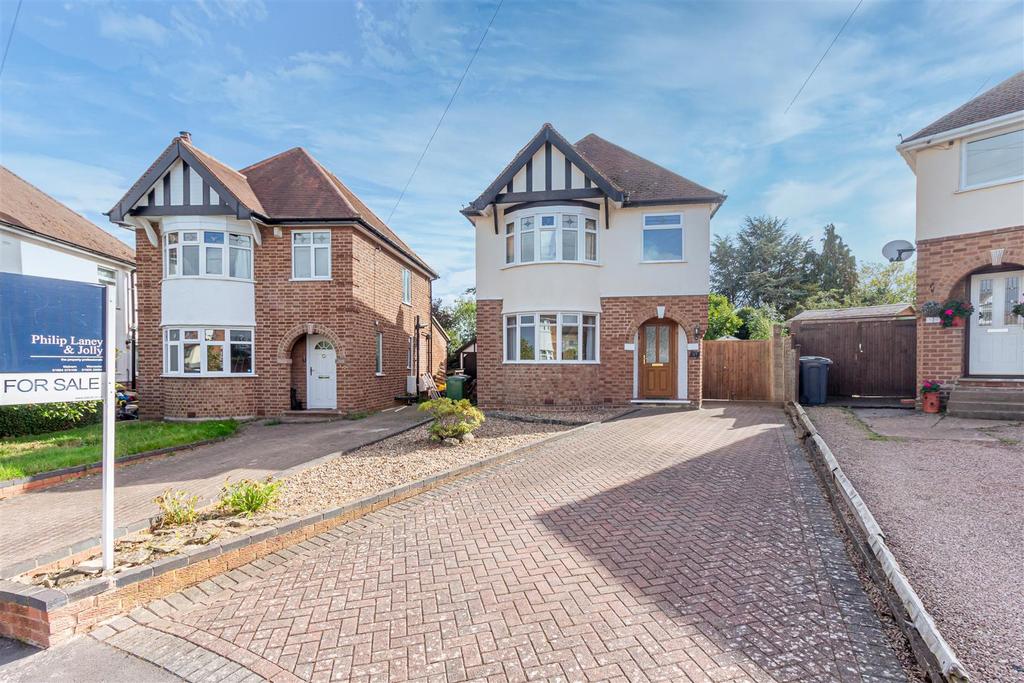 Dorothy Crescent, Worcester 3 bed detached house £375,000