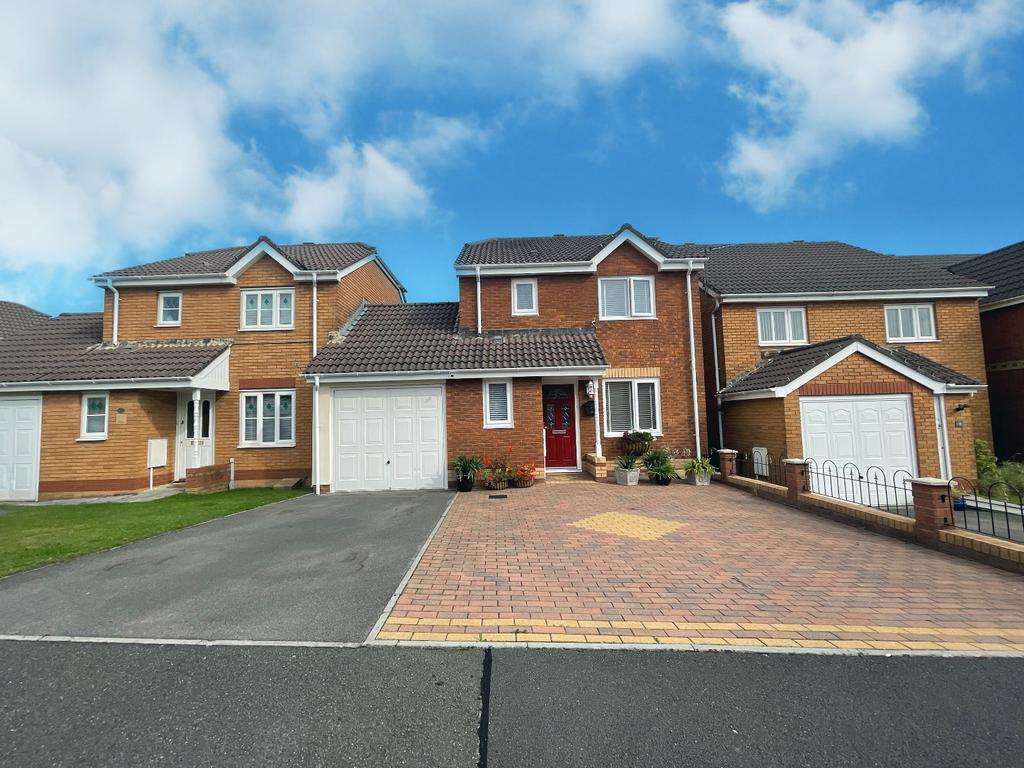 Hafod Goch,Hengoed,CF82 7RS 3 bed detached house for sale £310,000