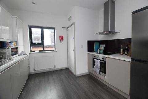 27 Dun Fields, Sheffield, S3 8AY