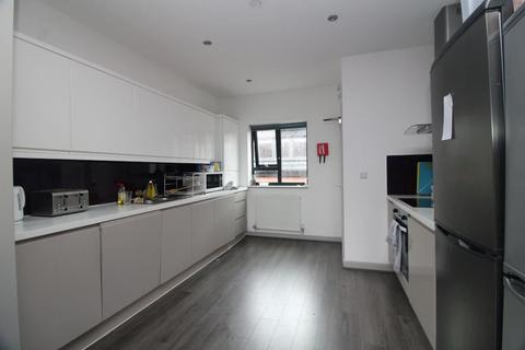 27 Dun Fields, Sheffield, S3 8AY