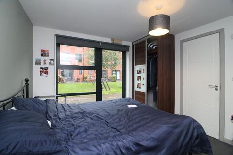 27 Dun Fields, Sheffield, S3 8AY