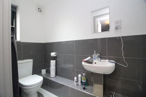 27 Dun Fields, Sheffield, S3 8AY