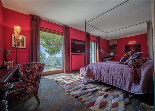 3-4 bedroom pied dans l'eau apartment with private