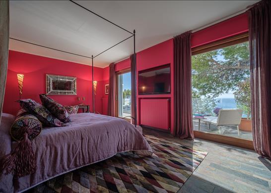 3-4 bedroom pied dans l'eau apartment with private