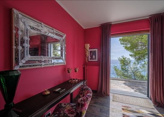 3-4 bedroom pied dans l'eau apartment with private