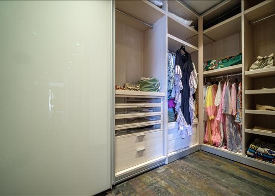 3-4 bedroom pied dans l'eau apartment with private