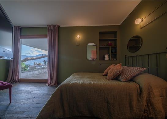 3-4 bedroom pied dans l'eau apartment with private