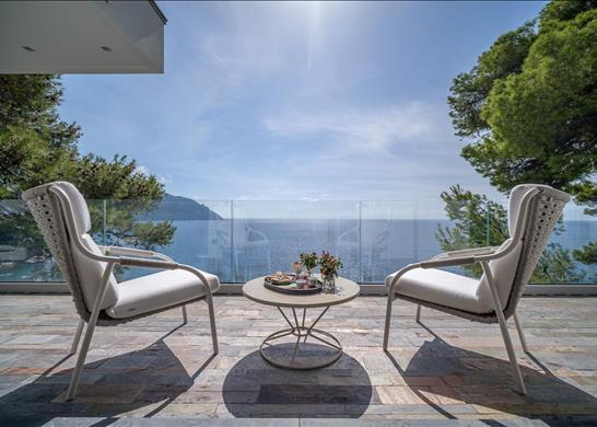 3-4 bedroom pied dans l'eau apartment with private