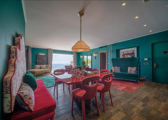3-4 bedroom pied dans l'eau apartment with private