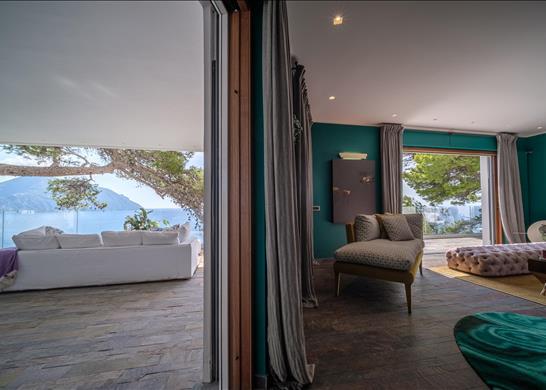 3-4 bedroom pied dans l'eau apartment with private