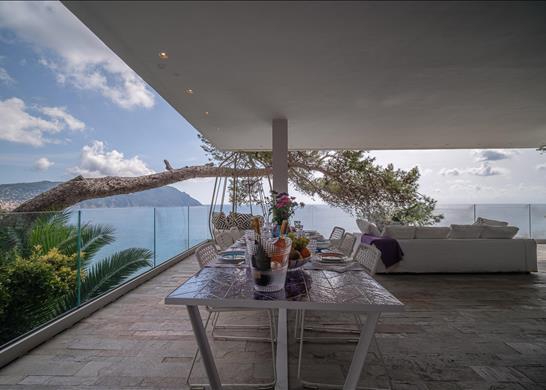 3-4 bedroom pied dans l'eau apartment with private