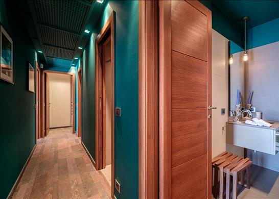 3-4 bedroom pied dans l'eau apartment with private