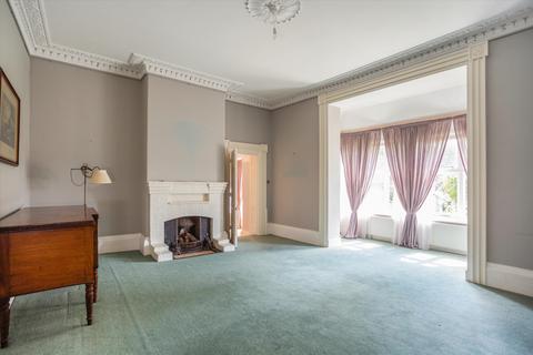 6 bedroom terraced house for sale, High Street, Marlborough, Wiltshire, SN8.