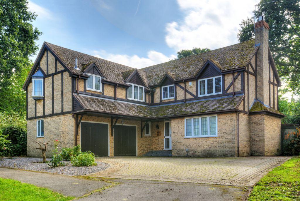 Hawkley Drive, Tadley RG26 3YH 5 bed detached house £735,000