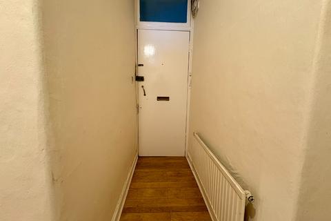 1 bedroom flat to rent, Albert Street, Edinburgh, EH7