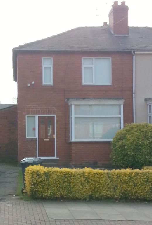 Broom Avenue, Rotherham, S60 3 bed semidetached house £650 pcm (£150 pw)
