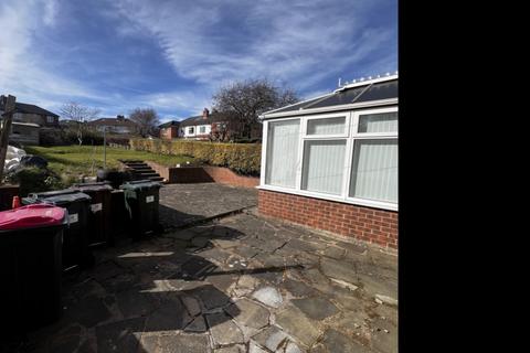 3 bedroom semi-detached house to rent, Broom Avenue, Rotherham, S60