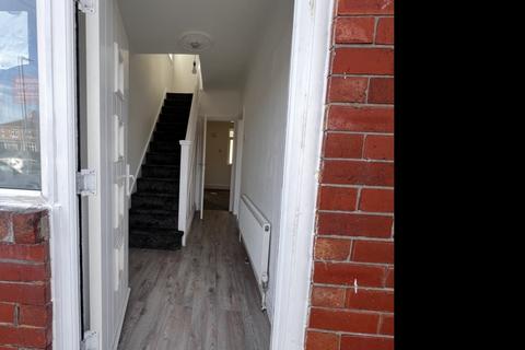 3 bedroom semi-detached house to rent, Broom Avenue, Rotherham, S60