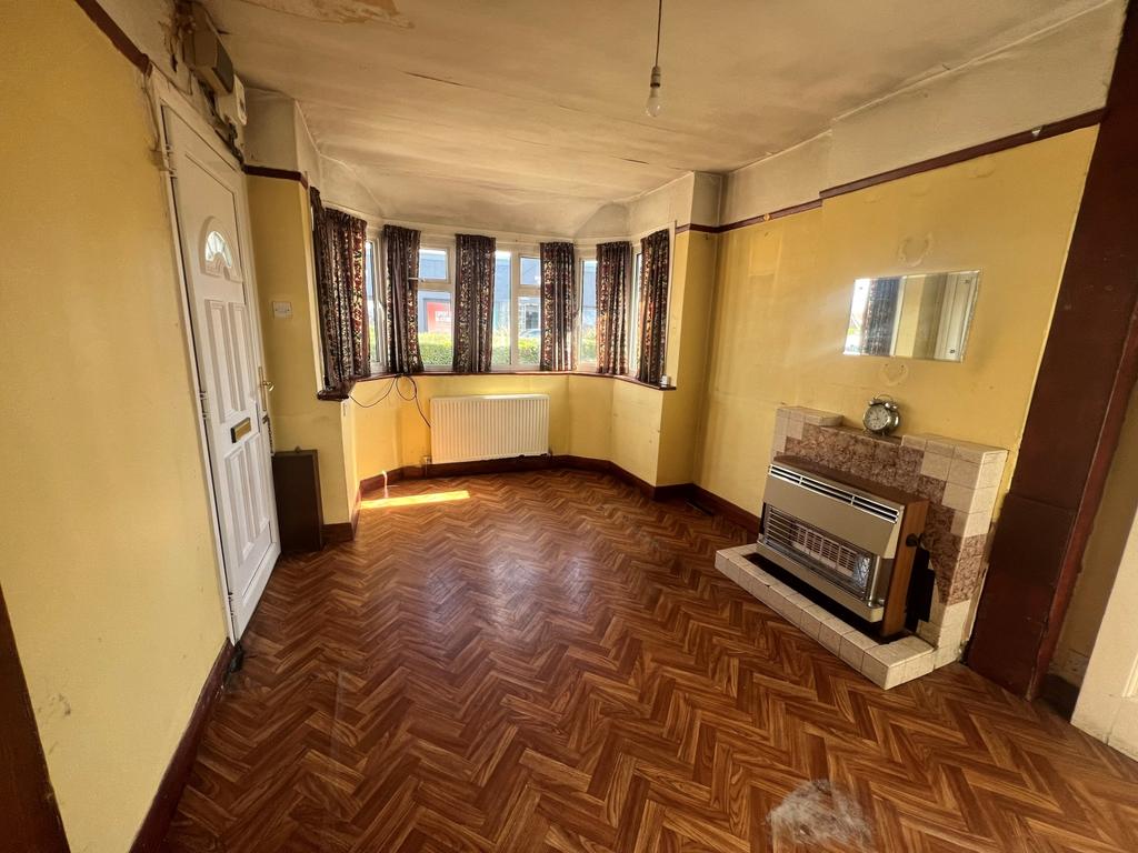 Fordwater Road, Chertsey, Surrey, KT16 2 bed semidetached bungalow £