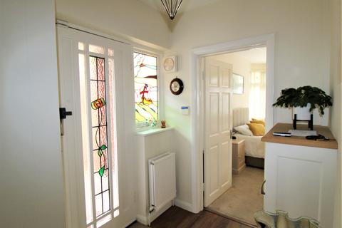 33 Southview Drive, Upminster, RM14 2LL