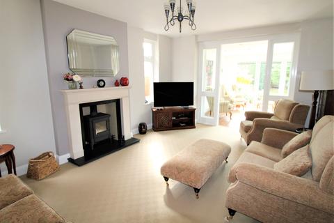 33 Southview Drive, Upminster, RM14 2LL