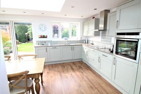33 Southview Drive, Upminster, RM14 2LL