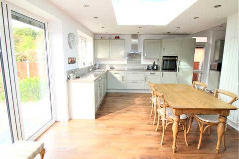 33 Southview Drive, Upminster, RM14 2LL