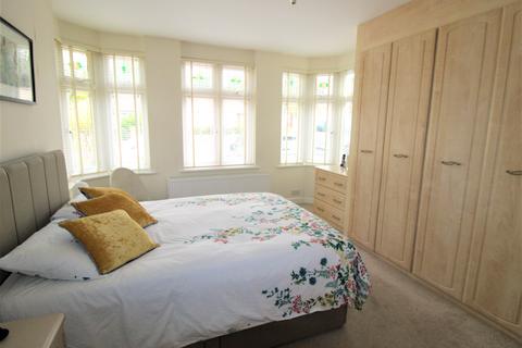 33 Southview Drive, Upminster, RM14 2LL