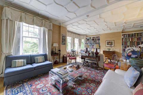 6 Oakwood Court, London, W14 8JU
