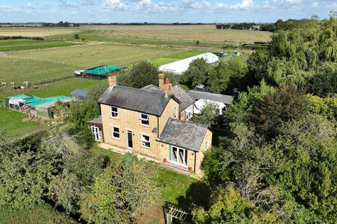 3 bedroom farm house for sale - Chase Road, Benwick, PE15