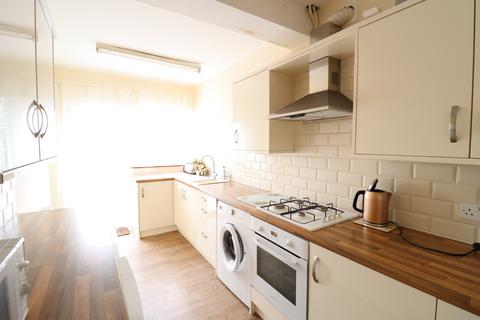 3 bedroom semi-detached house for sale - Lodge Lane, Grays RM17