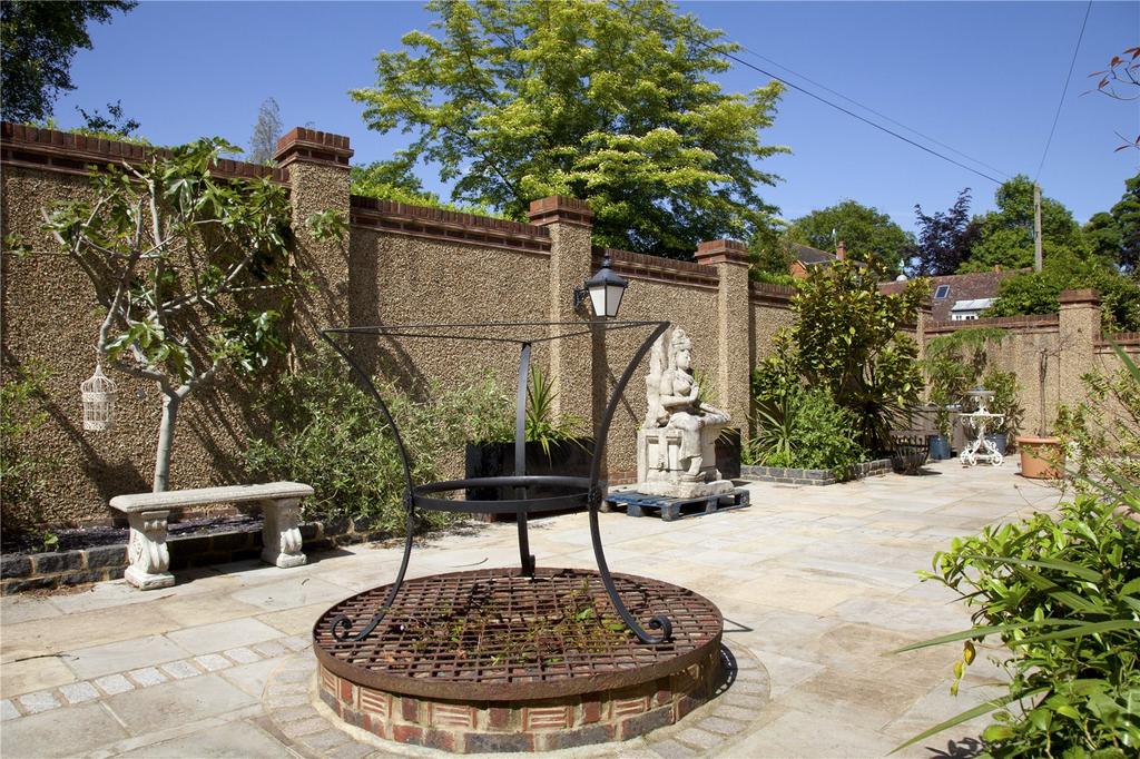 Courtyard Garden