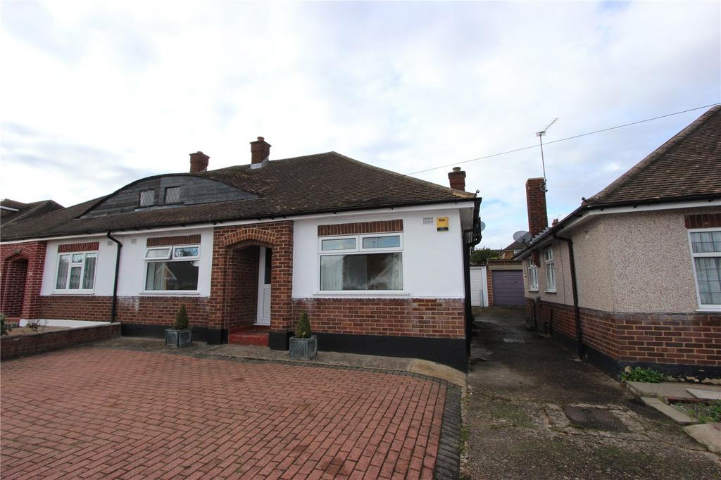 The Croft, Ruislip, Middlesex, HA4 2 bed property £1,750 pcm (£404 pw)