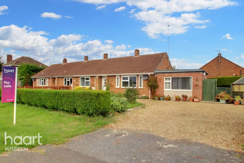 Station Drive, Wisbech St Mary 2 bed bungalow £200,000