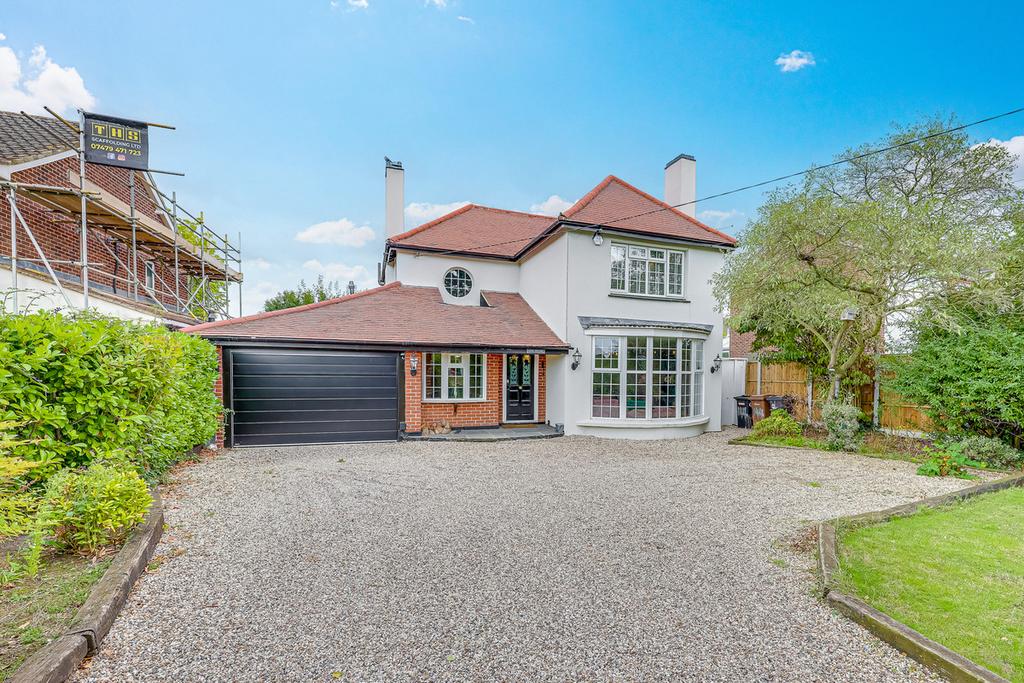 Swan Lane, Wickford, SS11 4 bed detached house for sale £600,000