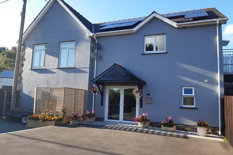 4 bedroom detached house for sale - Llanwnnen SA48
