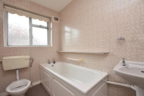 18 Bishop Drive, Whiston, Prescot, L35 3JL