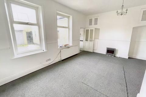 4 bedroom end of terrace house to rent, Thompson Road, Sunderland SR5