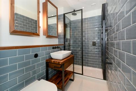 4 bedroom flat to rent, Merino Gardens, London