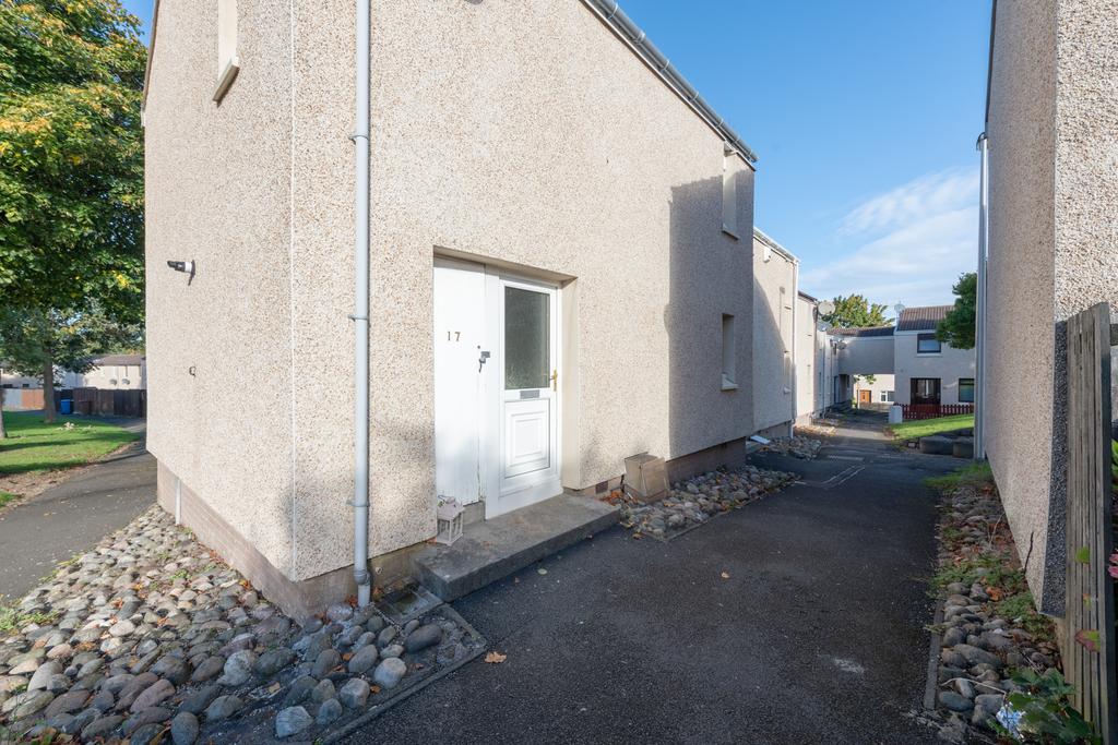 Mathieson Place, Dunfermline, Fife, KY11 2 bed end of terrace house £