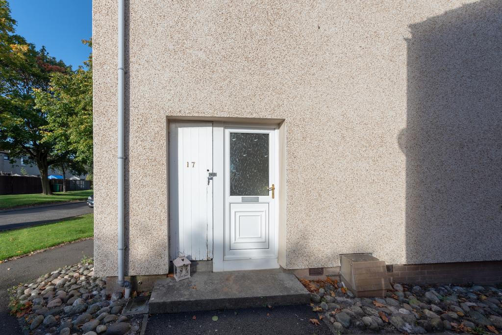 Mathieson Place, Dunfermline, Fife, KY11 2 bed end of terrace house £