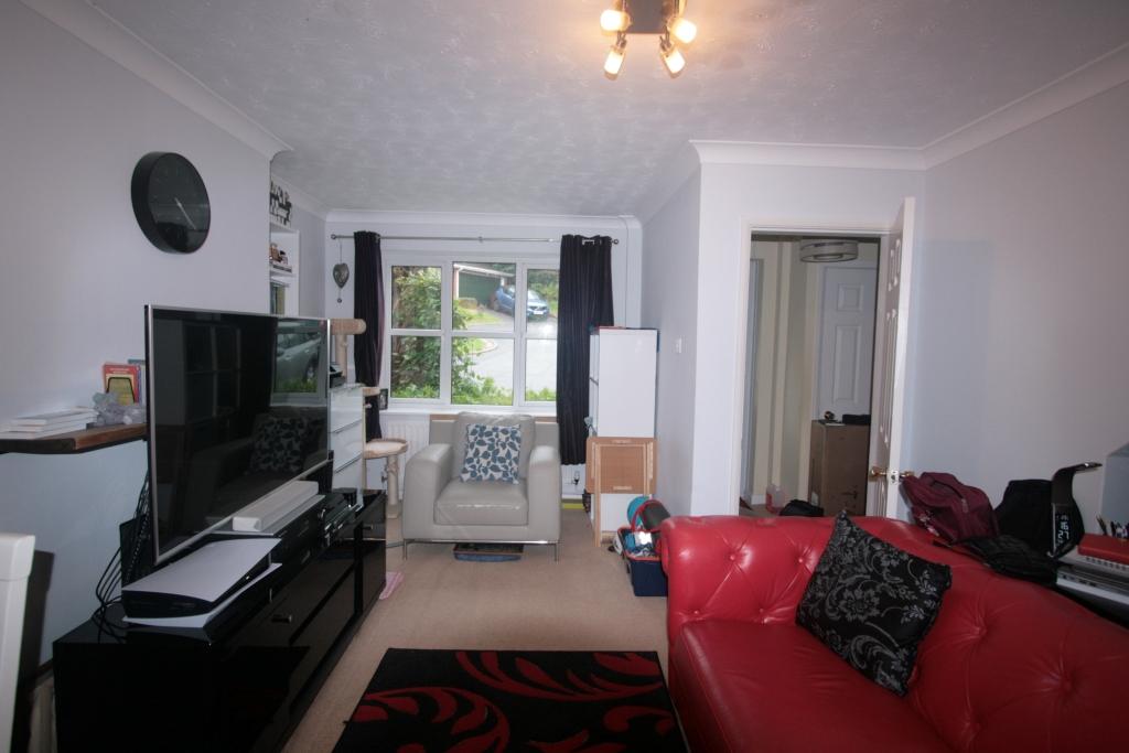 Wesley Road, Kings Worthy, SO23 3 bed detached house £1,500 pcm (£346 pw)