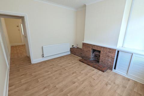 2 bedroom terraced house to rent, Victoria Street, Grantham, NG31