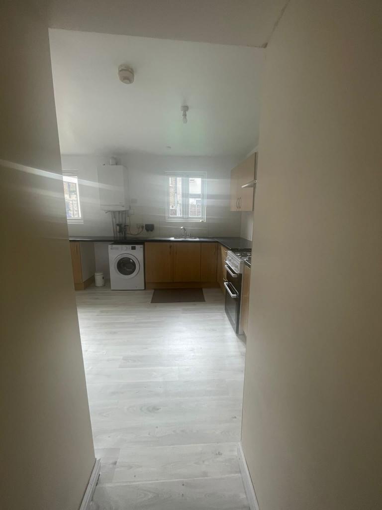 Whyteville Road, London, E7 3 bed terraced house £2,400 pcm (£554 pw)