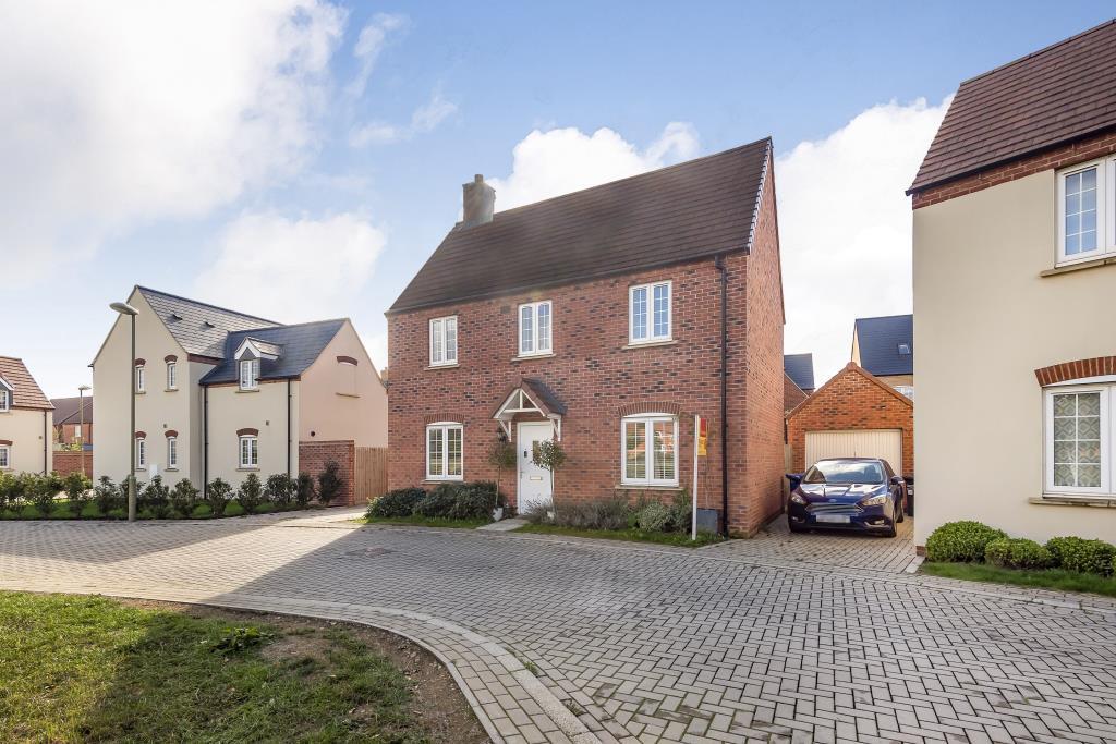 Bicester, Oxfordshire, OX26 3 bed detached house - £450,000