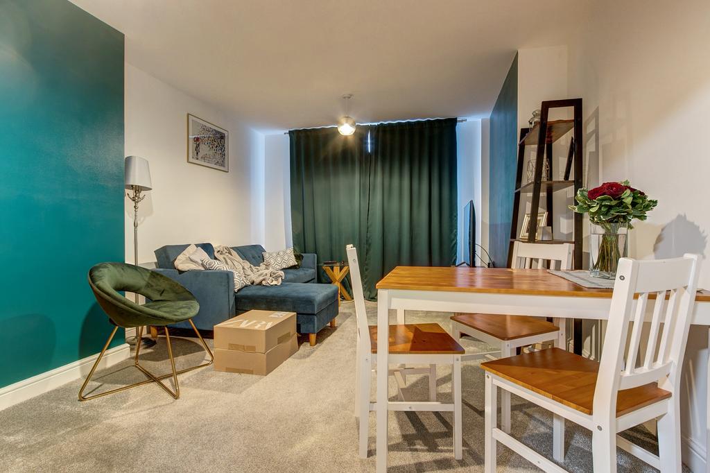 Hewell Road, Batchley, Redditch B97 6BA 2 bed terraced house £180,000