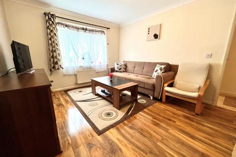 15 Balfour Close, Northampton, NN2 6LL