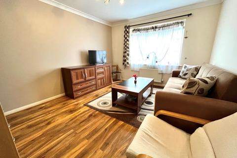 15 Balfour Close, Northampton, NN2 6LL